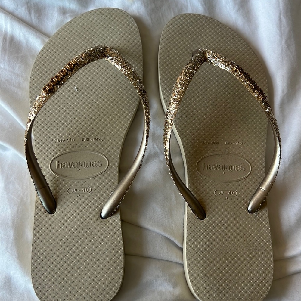Havaianas glitter gold flip flop